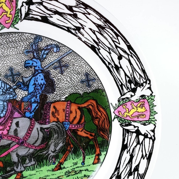 Royal Doulton Knights w/Lion Crest Dinner Plate Series Ware Pink & Blue (su1) - Picture 3 of 7